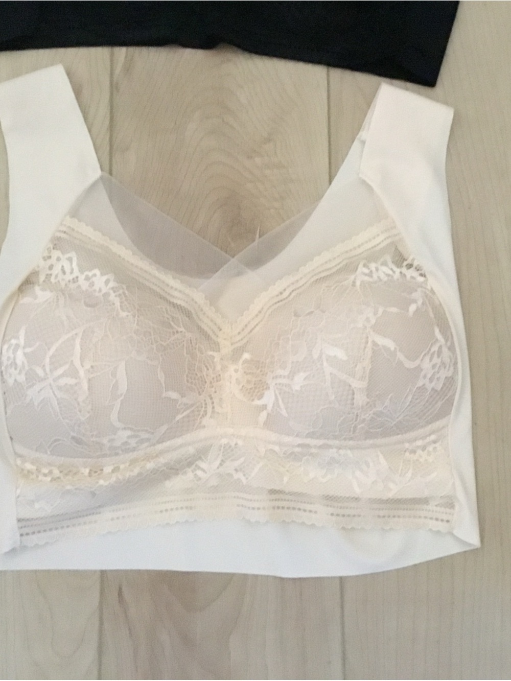 2 PCs Lace Overlay Wireless Bralette in Ivory & Black